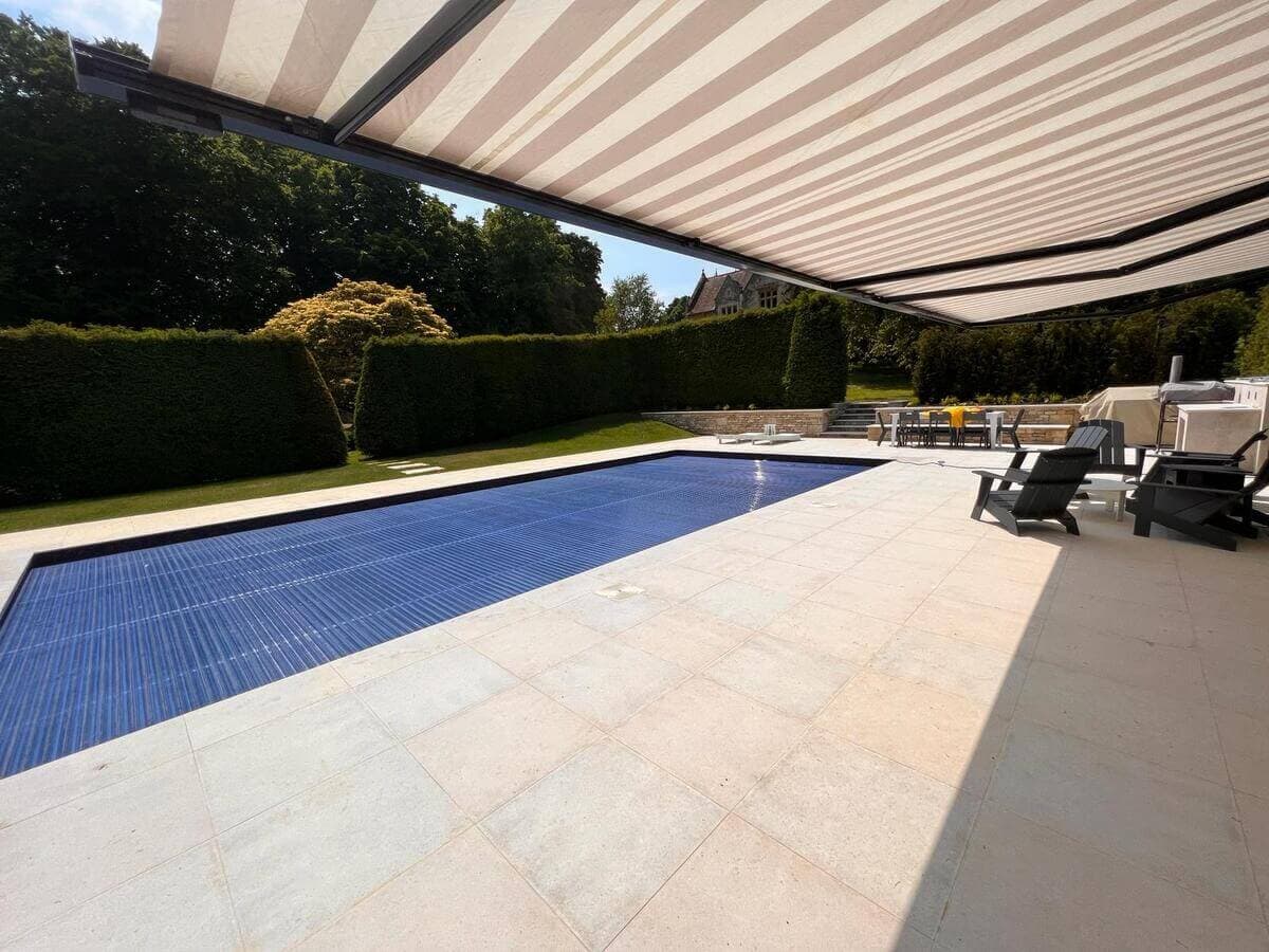 Chipping Norton - Covered Swimming Pool