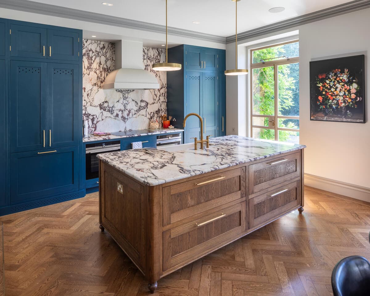 Chipping Norton - Kitchen Island Area