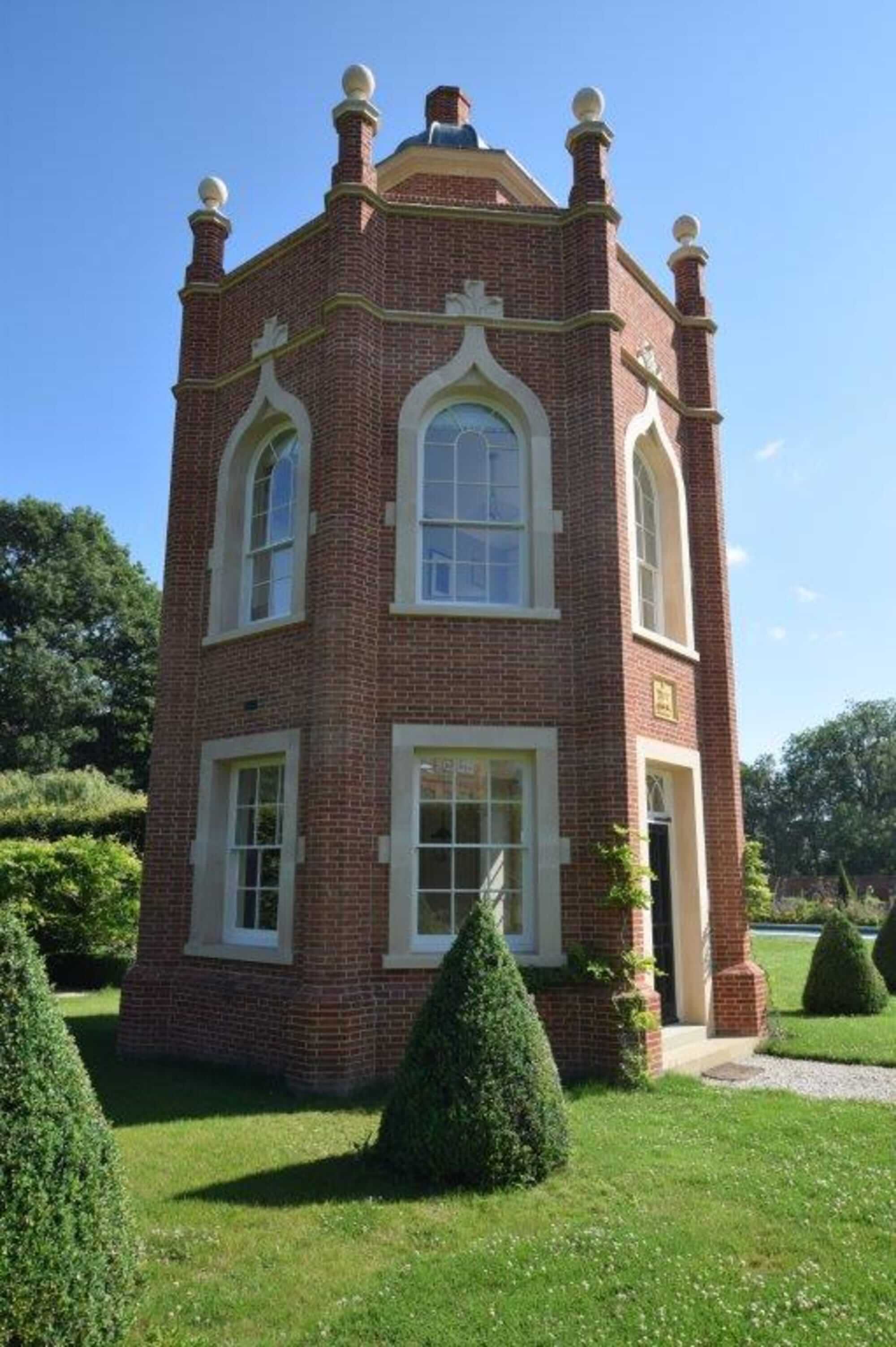 Pershore - Side View