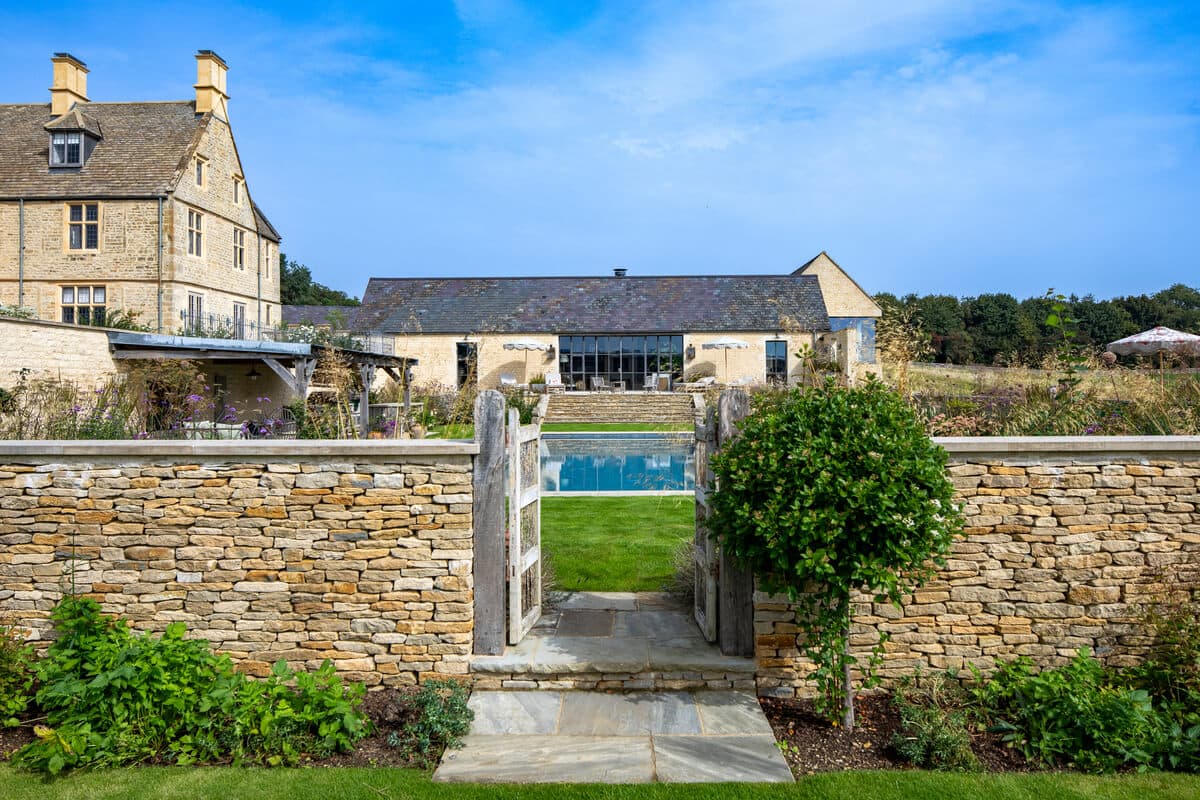 Swerford - Swimming Pool Entrance