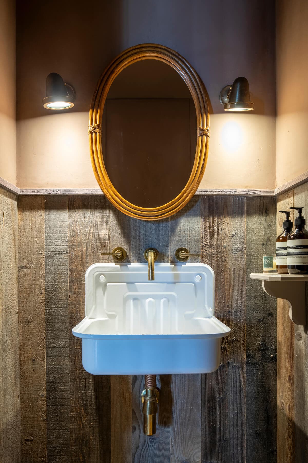 Swerford - Pool House Washroom